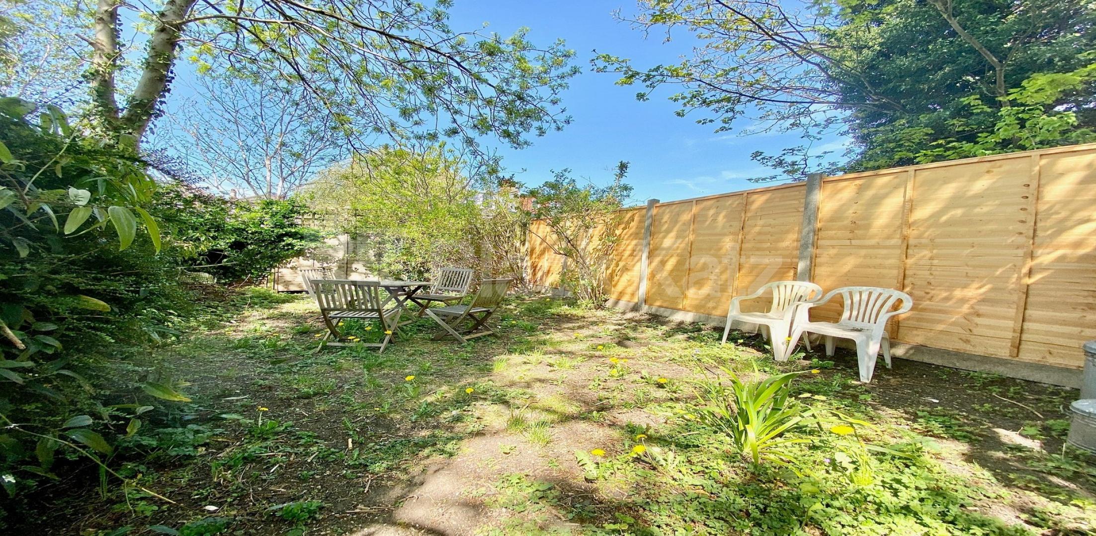 			VIRTUAL TOUR AVAILABLE!, 2 Bedroom, 1 bath, 1 reception Flat			 Barnard Hill, Muswell Hill